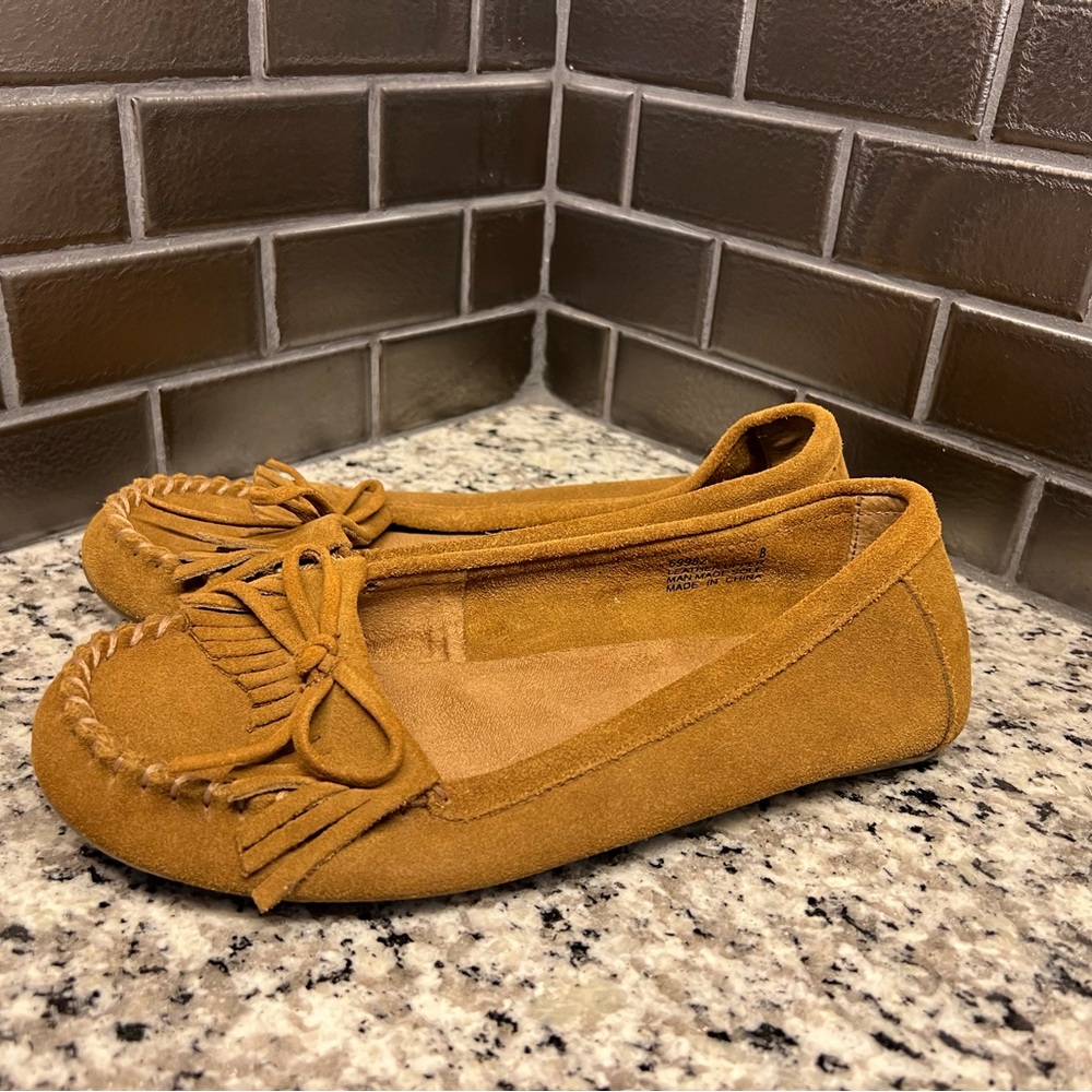 Minnetonka Women’s sz 8 moccasin flats, EUC!
